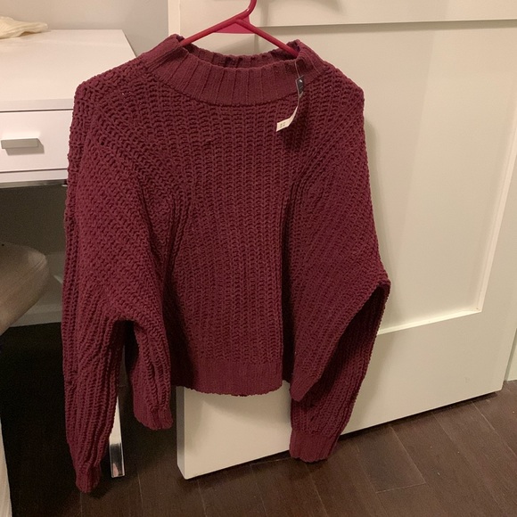 Wine red hollister sweater - Picture 1 of 3